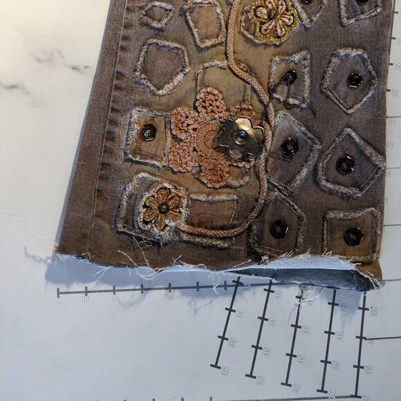 Do It Yourself Wide Leg Flare Jeans Womens 32 Tan Brown Embroidered Studded Y2K - Picture 9 of 9